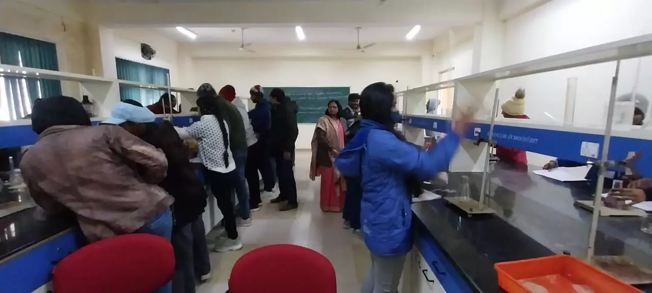 विज्ञान के क्षेत्र में बेहतर करियर बनाना चाहते है तो लीजिए सीएसजेएमयू के स्कूल ऑफ बेसिक साइंसेज में दाखिला विज्ञान के क्षेत्र में बेहतर करियर बनाना चाहते है तो लीजिए सीएसजेएमयू के स्कूल ऑफ बेसिक साइंसेज में दाखिला