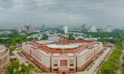 लोकसभा में महिलाओं की भागीदारी बढ़ाने से जुड़े तीन महत्वपूर्ण विधेयक पेश किए गए