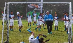 सिक्किम: पीएम मोदी ने युवा खिलाड़ियों के साथ खेला फुटबॉल