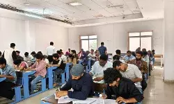 ख़्वाजा मुईनुद्दीन चिश्ती भाषा विवि में सकुशल आरम्भ हुई सत्रांत परीक्षाएं