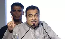 इलेक्ट्रिक वाहनों को खरीदने के लिए लोगों में उत्साह बढ़ रहा है: केंद्रीय मंत्री नितिन गडकरी