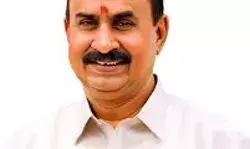 तमिलनाडु में AIADMK विधायक दल ने पी. वेलुमणि को अपना नेता चुना