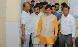 देवास- मुख्यमंत्री डॉ. मोहन यादव घायल श्रमिकों का हाल जानने अमलतास अस्पताल पहुंचे