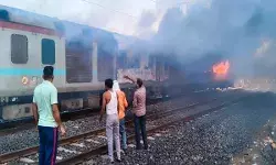 पश्चिम मध्य रेलवे ने राजधानी एक्सप्रेस में आग लगने की घटना की उच्चस्तरीय जांच के लिए बनाई समिति