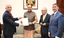 न्यायमूर्ति यशवंत वर्मा से संबंधित आरोपों की जांच कर रही न्यायाधीश जांच समिति ने लोकसभा अध्यक्ष ओम बिरला को सौंपी अपनी रिपोर्ट