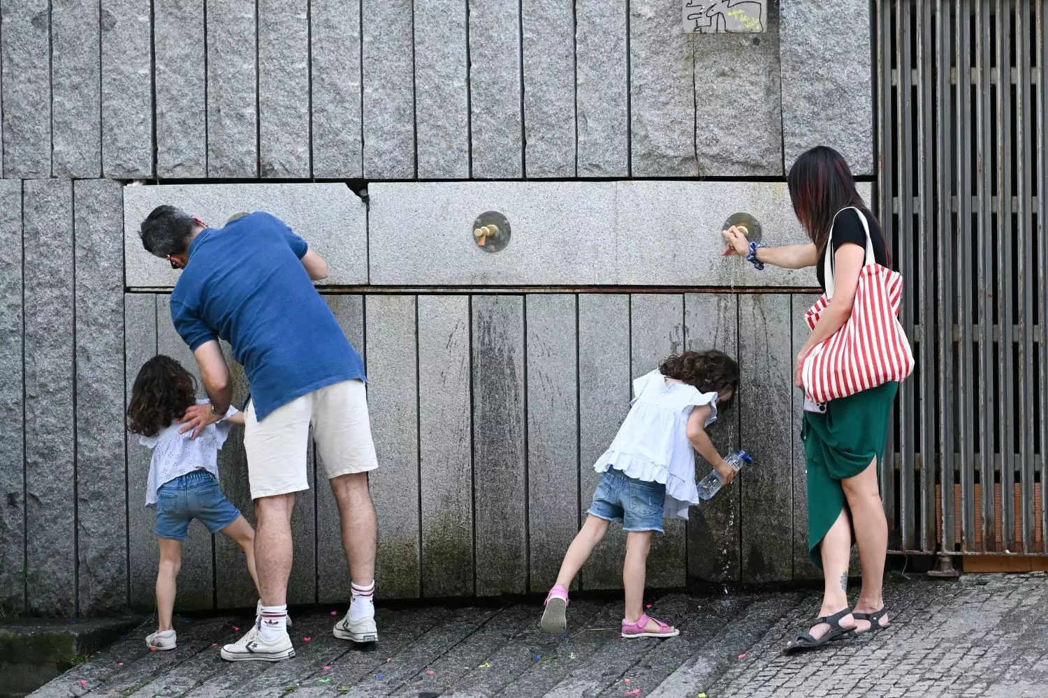 Heatwave grips Europe, France reports deaths Heatwave grips Europe, France reports deaths