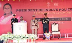 PRESIDENT OF INDIA PRESENTS THE ‘PRESIDENT OF INDIA’S POLICE COLOUR’ TO THE SIKKIM POLICE PRESIDENT OF INDIA PRESENTS THE ‘PRESIDENT OF INDIA’S POLICE COLOUR’ TO THE SIKKIM POLICE