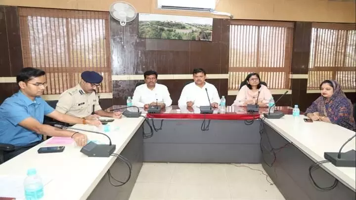 ग्वालियर: ऊर्जा मंत्री और सांसद की उपस्थिति में यातायात बैठक, 15 जून से ISBT से चलेंगी बसें ग्वालियर: ऊर्जा मंत्री और सांसद की उपस्थिति में यातायात बैठक, 15 जून से ISBT से चलेंगी बसें