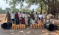 गांजा तस्करी के आरोप में 5 लोग गिरफ्तार, 72 किलो गांजा बरामद गांजा तस्करी के आरोप में 5 लोग गिरफ्तार, 72 किलो गांजा बरामद