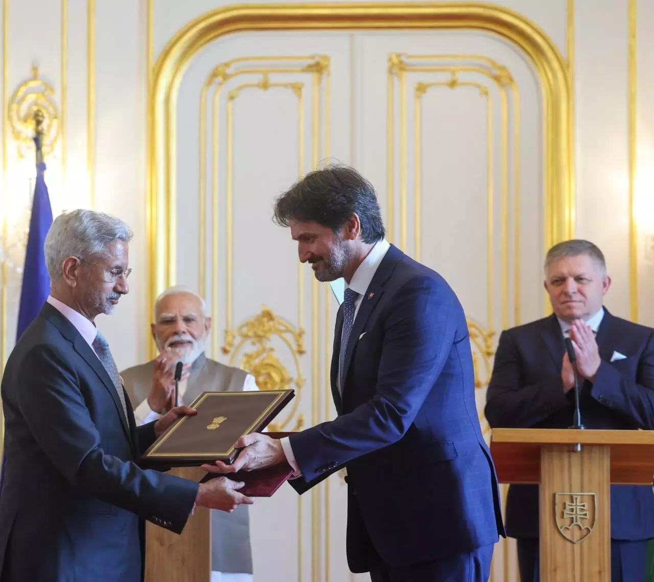 भारत और स्लोवाकिया ने द्विपक्षीय सहयोग को बढ़ाने के लिए 11 समझौतों पर हस्ताक्षर किए भारत और स्लोवाकिया ने द्विपक्षीय सहयोग को बढ़ाने के लिए 11 समझौतों पर हस्ताक्षर किए
