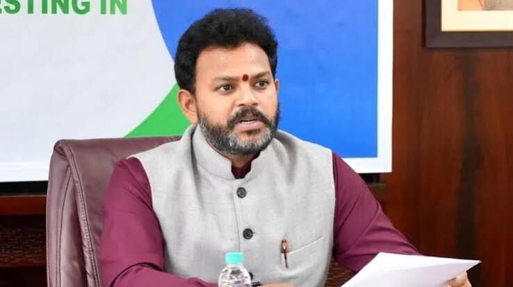 नागर विमानन मंत्री के. राम मोहन नायडू ने वाराणसी से पहली ईज़ी कनेक्ट उड़ान का उद्घाटन किया