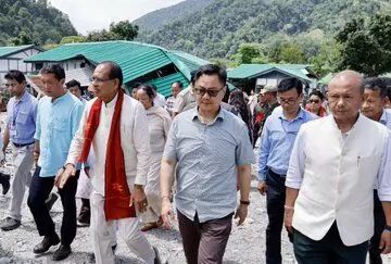 असम बाढ़: केंद्रीय दल ने किया हवाई सर्वे असम बाढ़: केंद्रीय दल ने किया हवाई सर्वे