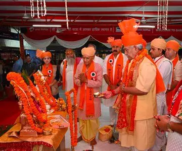 अमरनाथ यात्रा: जम्मू से तीर्थयात्रियों का पहला जत्था रवाना अमरनाथ यात्रा: जम्मू से तीर्थयात्रियों का पहला जत्था रवाना