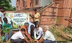 ख्वाजा मोइनुद्दीन चिश्ती भाषा विश्वविद्यालय में वृक्षारोपण महायज्ञ 2026 का भव्य आयोजन; रोपे गए 1000 पौधे