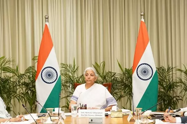 वित्तमंत्री निर्मला सीतारमण ने सार्वजनिक क्षेत्र के बैंकों से एनआरआई तक अपनी पहुंच बढ़ाने को कहा वित्तमंत्री निर्मला सीतारमण ने सार्वजनिक क्षेत्र के बैंकों से एनआरआई तक अपनी पहुंच बढ़ाने को कहा