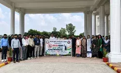 कुलपति के नेतृत्व में निकला विशाल पैदल मार्च, छात्रों ने लिया नशा न करने का संकल्प