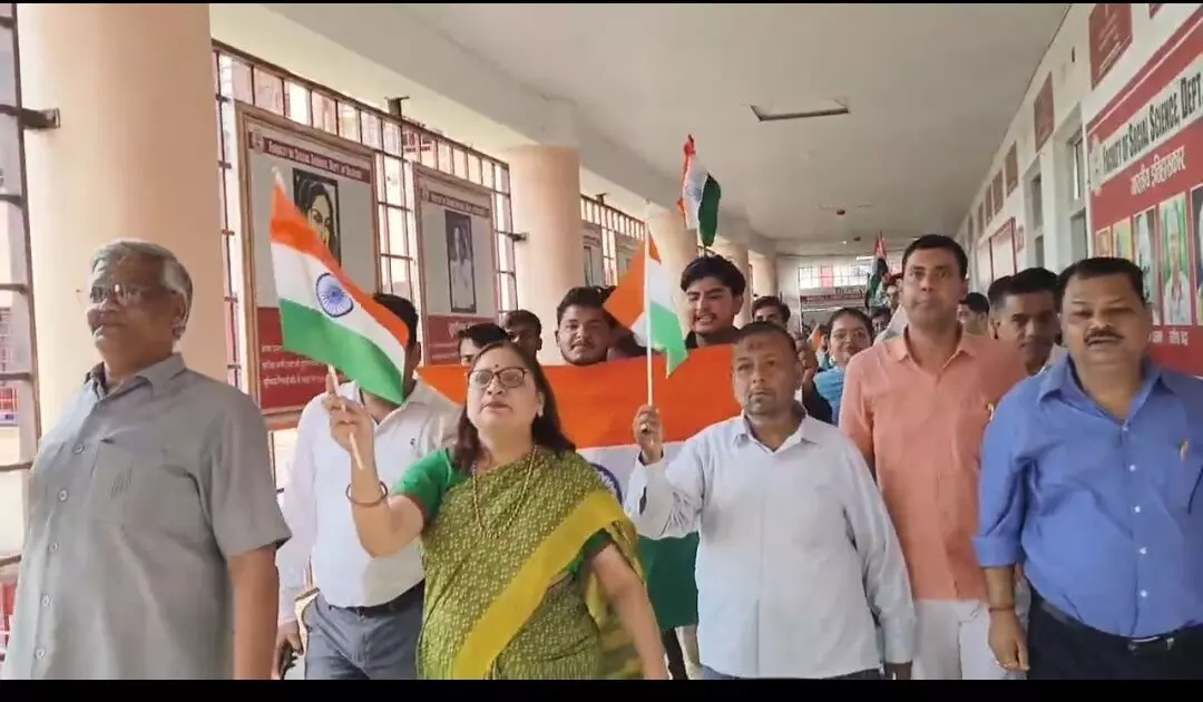 भाषा विवि में हुआ “हर घर तिरंगा” रैली और “सामाजिक हित एवं बेहतर भारत के लिए नवाचार” विषय पर इनोवेशन कैनवास कार्यशाला का आयोजन भाषा विवि में हुआ “हर घर तिरंगा” रैली और “सामाजिक हित एवं बेहतर भारत के लिए नवाचार” विषय पर इनोवेशन कैनवास कार्यशाला का आयोजन