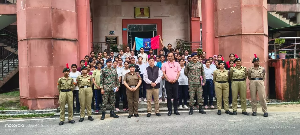 ख्वाजा मुईनुद्दीन चिश्ती भाषा विश्वविद्यालय में 20 यूपी गर्ल्स बटालियन एनसीसी के अंतर्गत प्रथम वर्ष के नामांकन की प्रक्रिया संपन्न ख्वाजा मुईनुद्दीन चिश्ती भाषा विश्वविद्यालय में 20 यूपी गर्ल्स बटालियन एनसीसी के अंतर्गत प्रथम वर्ष के नामांकन की प्रक्रिया संपन्न