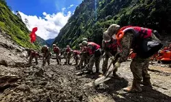 नेपाल बाढ़: 586 लोगों की मौत, 2,400 से ज्यादा लापता