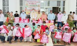प्रधानमंत्री के 76वें जन्मदिवस पर सेवा का महासंकल्प: 76 टीबी रोगियों को पोषण पोटली का वितरण प्रधानमंत्री के 76वें जन्मदिवस पर सेवा का महासंकल्प: 76 टीबी रोगियों को पोषण पोटली का वितरण