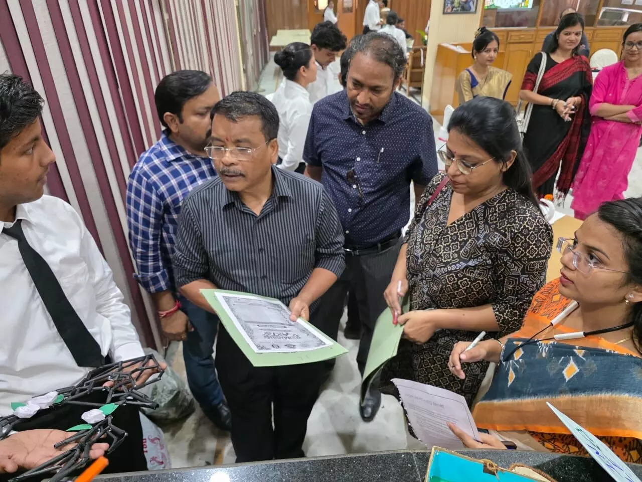 बुंदेलखंड विश्वविद्यालय के आईटीएचएम में रचनात्मकता, नवाचार और खान-पान की विविधता के बीच हाउसकीपिंग सप्ताह का समापन बुंदेलखंड विश्वविद्यालय के आईटीएचएम में रचनात्मकता, नवाचार और खान-पान की विविधता के बीच हाउसकीपिंग सप्ताह का समापन