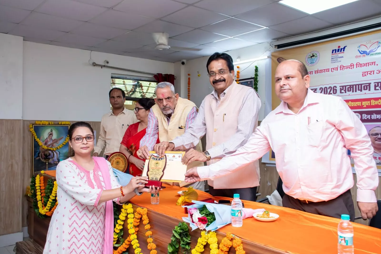 लेखक और कवि विद्यार्थियों के ज्ञानवर्धन के अहम स्रोत : प्रो. मुकेश पाण्डेय* लेखक और कवि विद्यार्थियों के ज्ञानवर्धन के अहम स्रोत : प्रो. मुकेश पाण्डेय*