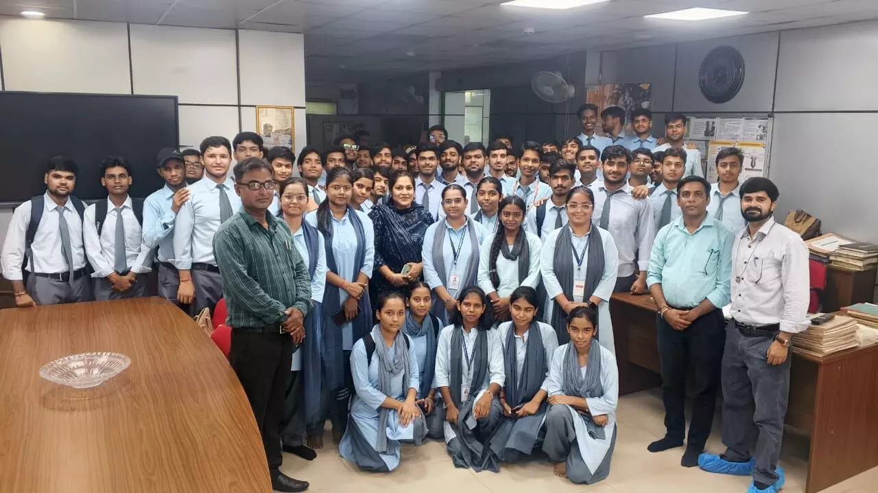 आईईटी इंडक्शन प्रोग्राम के दूसरे दिन विद्यार्थियों ने जानी शैक्षणिक एवं तकनीकी सुविधाएं आईईटी इंडक्शन प्रोग्राम के दूसरे दिन विद्यार्थियों ने जानी शैक्षणिक एवं तकनीकी सुविधाएं