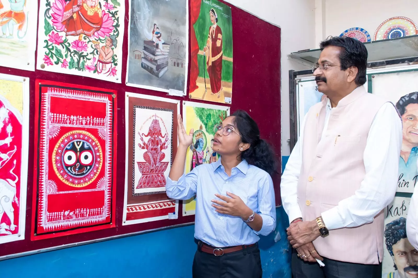 *विद्यार्थियों की कलात्मक प्रतिभा में दिखी भारत के विकास की तस्वीर : कुलपति प्रो. मुकेश पाण्डेय* *विद्यार्थियों की कलात्मक प्रतिभा में दिखी भारत के विकास की तस्वीर : कुलपति प्रो. मुकेश पाण्डेय*