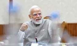 पीएम मोदी के 25 साल: विकास को जन-जन तक पहुंचाने का संकल्प