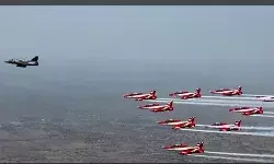वायुसेना प्रमुख ने स्वदेशी लड़ाकू विमान तेजस में आखिरी उड़ान भरी वायुसेना प्रमुख ने स्वदेशी लड़ाकू विमान तेजस में आखिरी उड़ान भरी