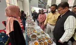 भाषा विश्वविद्यालय के बापू बाजार में स्वावलंबन और स्वाद के संगम ने रचा नया इतिहास