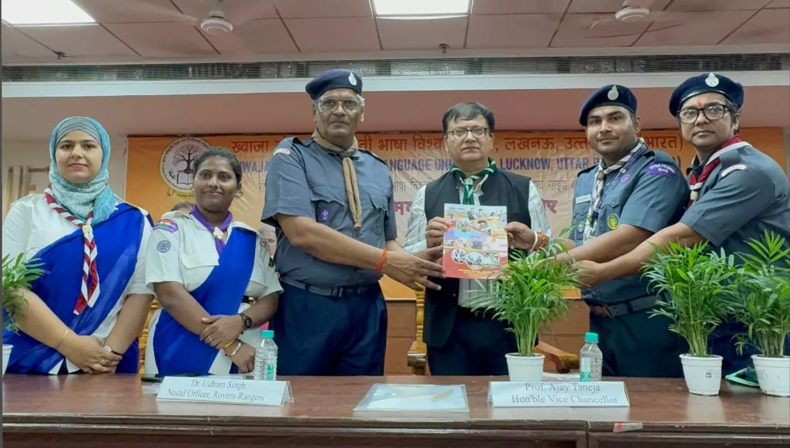 सामाजिक बदलाव के वाहक बनें युवा : कुलपति प्रो. अजय तनेजा सामाजिक बदलाव के वाहक बनें युवा : कुलपति प्रो. अजय तनेजा