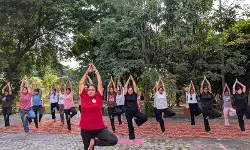 योग और एरोबिक्स से छात्राओं ने सीखे स्वस्थ और तनावमुक्त जीवन के गुर सेवा संकल्प अभियान