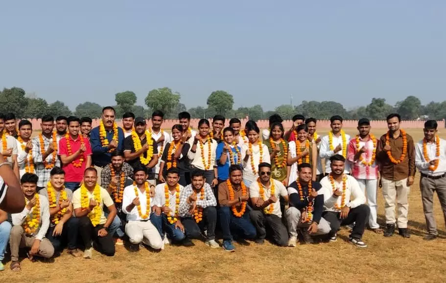पुलिस की वर्दी के साथ बढ़ी संविधान और समाज की रक्षा की जिम्मेदारी : प्रो. सुनील काविया पुलिस की वर्दी के साथ बढ़ी संविधान और समाज की रक्षा की जिम्मेदारी : प्रो. सुनील काविया