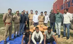 यूपीः मथुरा में कंटेनर से 250 किलो गांजा बरामद, 1.25 करोड़ की खेप के साथ तीन तस्कर गिरफ्तार यूपीः मथुरा में कंटेनर से 250 किलो गांजा बरामद, 1.25 करोड़ की खेप के साथ तीन तस्कर गिरफ्तार