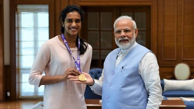 विश्व चैंपियनशिप में गोल्ड मेडल जीतने वाली पीवी सिंधु का मोदी ने किया सम्मान