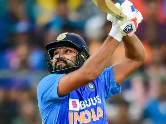 कोरोना के खिलाफ जंग के मैदान पर उतरे हिटमैन रोहित शर्मा , डोनेट किए इतने रुपये कोरोना के खिलाफ जंग के मैदान पर उतरे हिटमैन रोहित शर्मा , डोनेट किए इतने रुपये