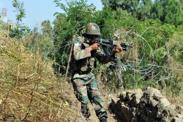 PoK से भारत में घुसपैठ की कोशिश का वीडियो आया सामने, सेना ने BAT कमांडों को मार गिराया PoK से भारत में घुसपैठ की कोशिश का वीडियो आया सामने, सेना ने BAT कमांडों को मार गिराया