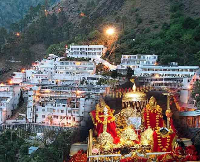 माता वैष्णो देवी का मंदिर देश का श्रेष्ठ और स्वच्छ मंदिर घोषित माता वैष्णो देवी का मंदिर देश का श्रेष्ठ और स्वच्छ मंदिर घोषित