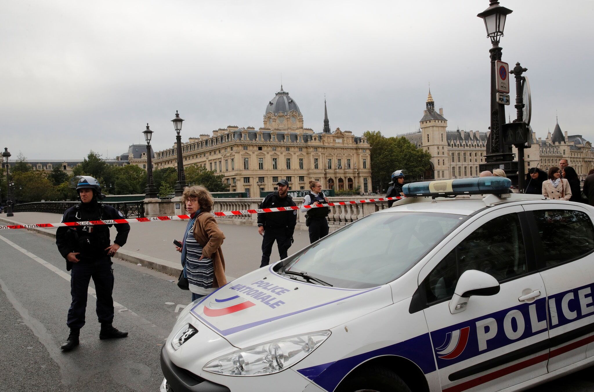 Breaking News... four killed in Paris