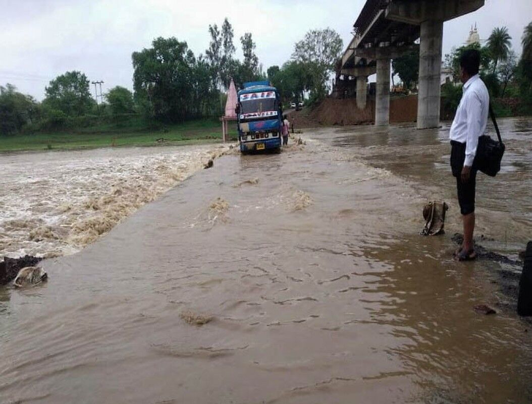 मध्यप्रदेश में भारी बारिश से निपटने के लिए रेड अलर्ट मध्यप्रदेश में भारी बारिश से निपटने के लिए रेड अलर्ट
