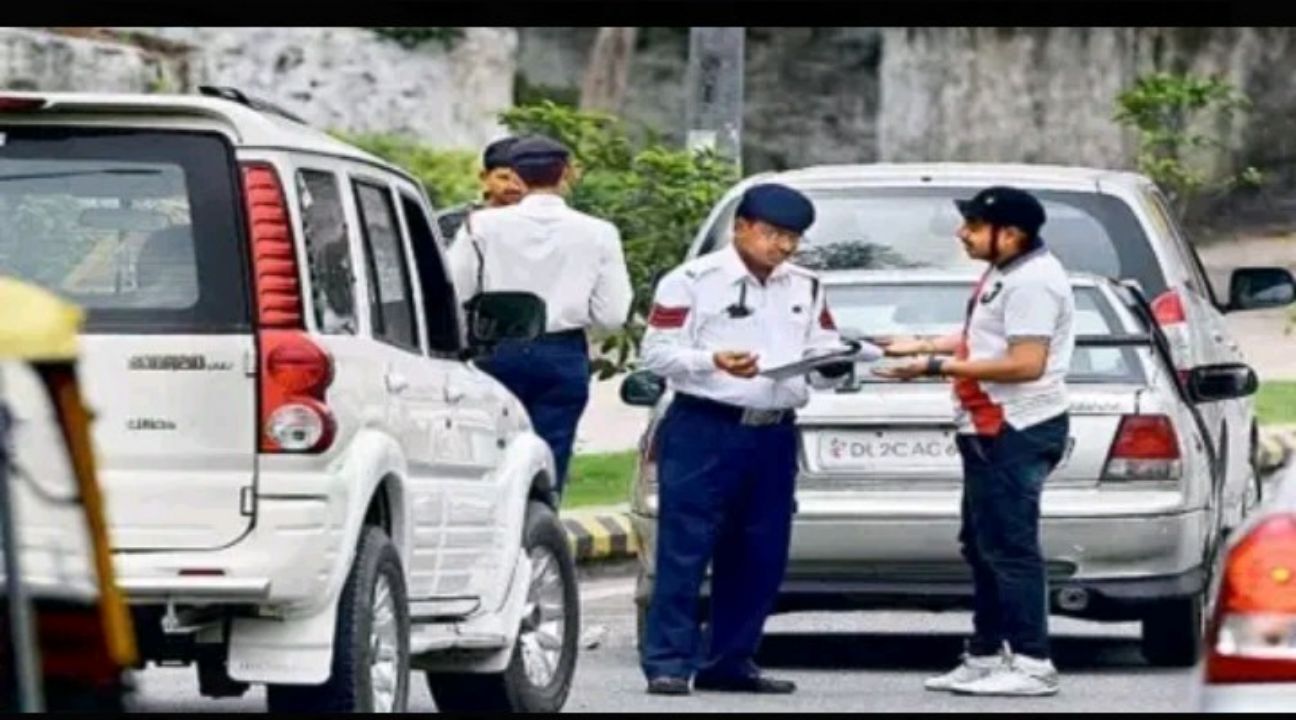 ट्रैफिक नियम तोड़ने वालों का चालान न काटकर हैदराबाद की पुलिस करती है ये काम