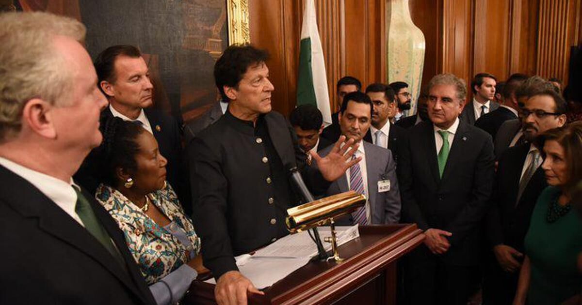 पाक प्रधानमंत्री ने कबूल किया कि  पाकिस्तान आतंकियों का पनाहगार