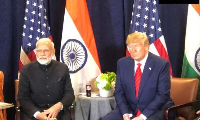 प्रधानमंत्री नरेंद्र मोदी ने अमेरिका के राष्ट्रपति से की मुलाकात