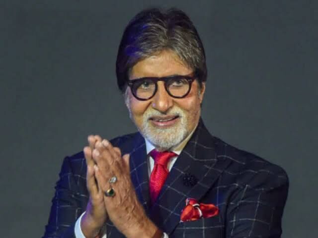 महानायक अमिताभ बच्चन ने दादा साहब फाल्के अवार्ड लिया