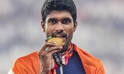 जिनसन ने चांदी जीत , तोड़ा अपना ही रिकॉर्ड