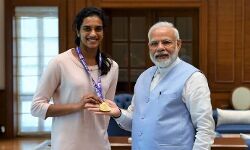 विश्व चैंपियनशिप में गोल्ड मेडल जीतने वाली पीवी सिंधु का मोदी ने किया सम्मान