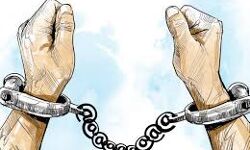 рдзрдирдмрд╛рдж рдХреА рд╕рдбрд╝рдХреЛрдВ рдкрд░ рдЧреБрдЯрдЦрд╛ рдЦрд╛рдХрд░ рдереВрдХрдиреЗ рдкрд░ рдЪрд╛рд░ рд▓реЛрдЧреЛрдВ рдХреЛ рдкреБрд▓рд┐рд╕ рдиреЗ рд▓рд┐рдпрд╛ рд╣рд┐рд░рд╛рд╕рдд рдореЗрдВ рдзрдирдмрд╛рдж рдХреА рд╕рдбрд╝рдХреЛрдВ рдкрд░ рдЧреБрдЯрдЦрд╛ рдЦрд╛рдХрд░ рдереВрдХрдиреЗ рдкрд░ рдЪрд╛рд░ рд▓реЛрдЧреЛрдВ рдХреЛ рдкреБрд▓рд┐рд╕ рдиреЗ рд▓рд┐рдпрд╛ рд╣рд┐рд░рд╛рд╕рдд рдореЗрдВ