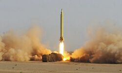 कोरोना के बीच चीनी नौसेना ने दागी मिसाइलें, टेंशन में आए पड़ोसी देश कोरोना के बीच चीनी नौसेना ने दागी मिसाइलें, टेंशन में आए पड़ोसी देश