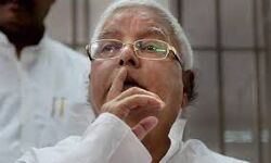 कोरोना संक्रमण: सब घर के अंदर जा रहे और लालू प्रसाद अब बाहर आ रहे!